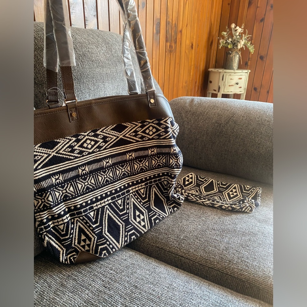 Thirty one tote and matching wallet reversible